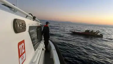 Akdeniz'de 20 Düzensiz Göçmen Kurtarıldı