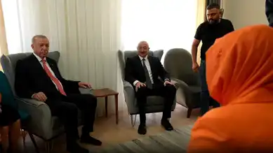 Erdoğan ve Aliyev, Kahramanmaraş'ta Depremzedeleri Ziyaret Etti